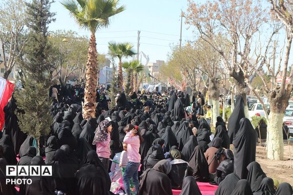 تجمع سوگواران رهبر شهید انقلاب در بهارستان‌دو