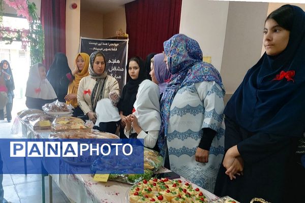 برگزاری جشنواره غذا در آموزشگاه الهام ناحیه دو شهرری 