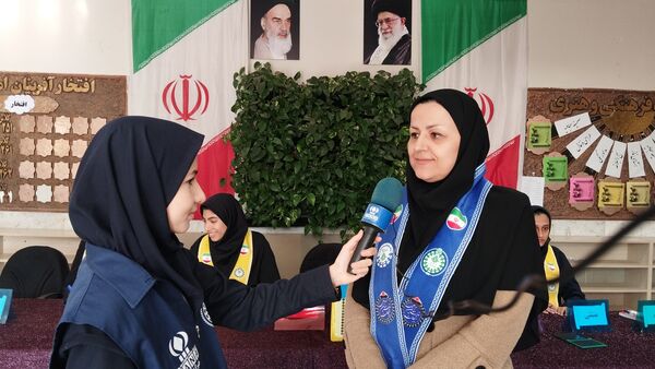  انتخابات شورای دانش آموزی در دبیرستان هوشیار