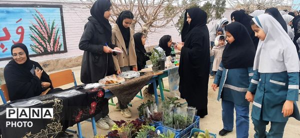 بازارچه دانش آموزی در دبیرستان حاج مهدی روحانی خلیل آباد