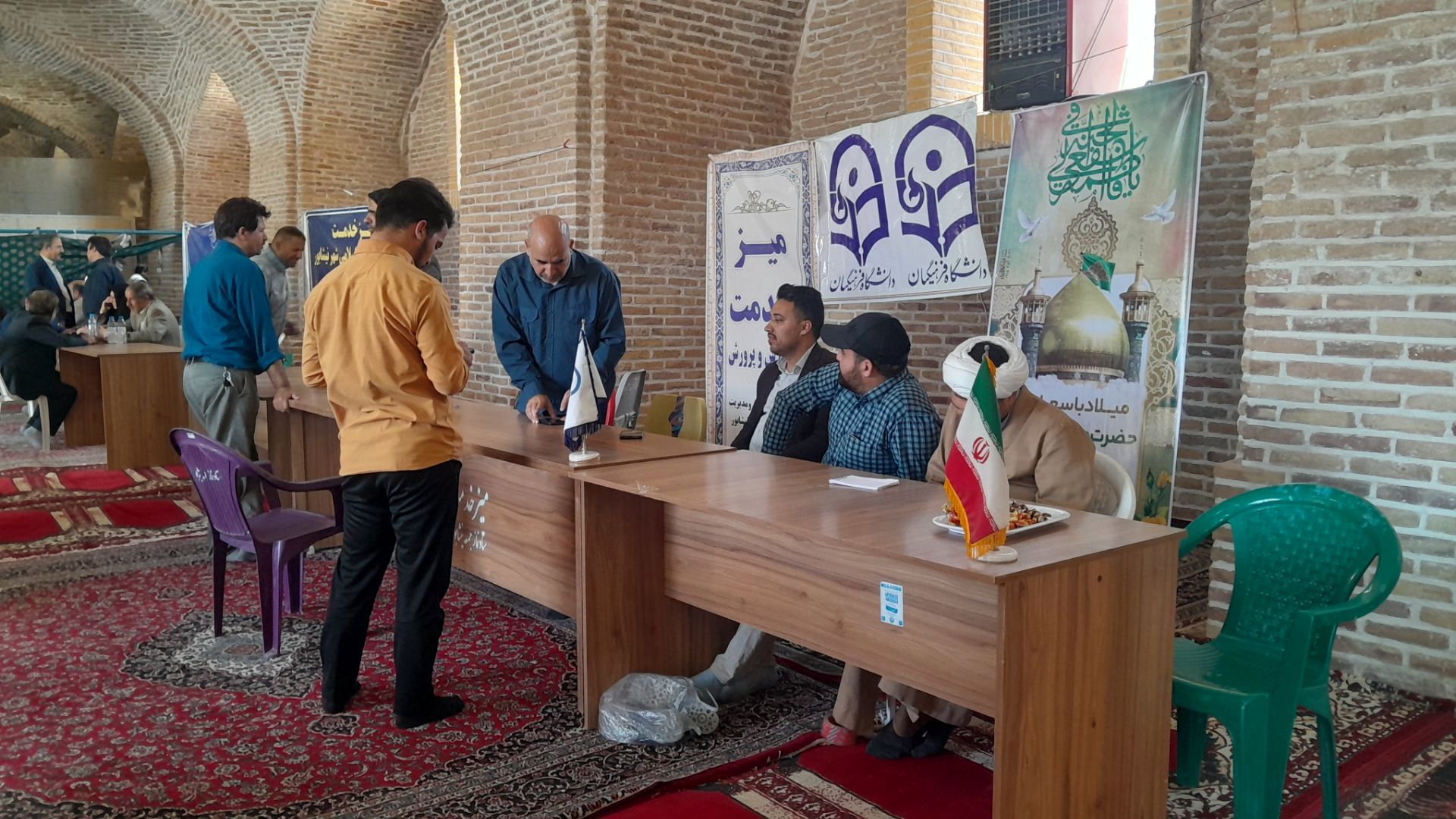 میز خدمت آموزش و پرورش نیشابور در نماز جمعه 