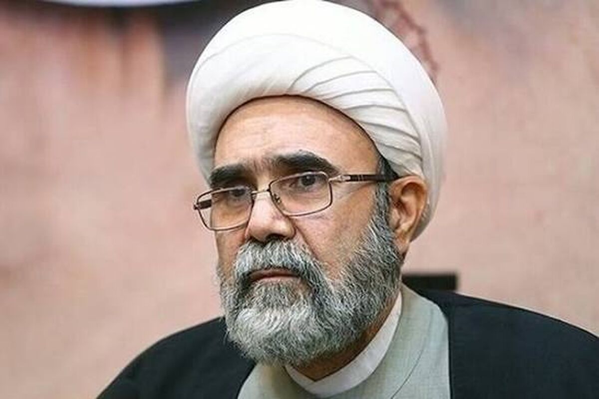 استمرار حضور آگاهانه‌ مردم در صحنه‌های انقلاب‌ عامل خنثی‌سازی‌ توطئه‌های دشمنان است‌