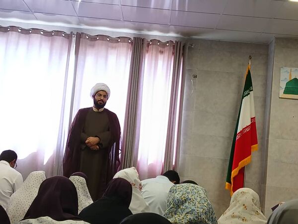 نماز جماعت به امامت امام جمعه‌‌‌ی موقت میناب