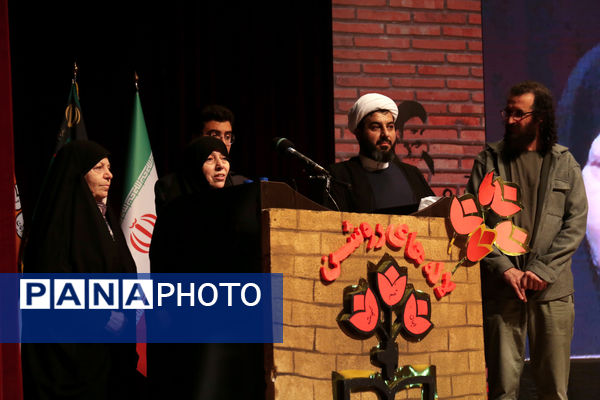 آیین گرامیداشت ۱۸۵۰ شهید دانش‌آموز و ۲۰۵ شهید فرهنگی آذربایجان شرقی