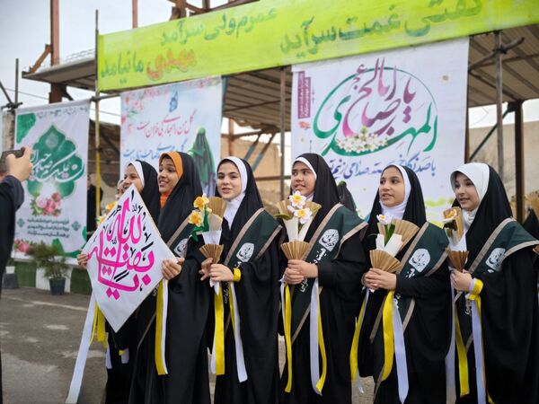 اجرای گروه سرود"هیئت دختران طوبی"در موکب های سطح شهرستان بام و صفی آباد 
