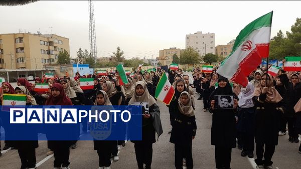 مراسم شهادت سید حسن نصرالله رهبر مدیر سیاسی در دبیرستان نورالهدی مشهد