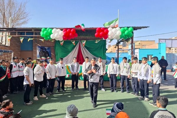 جشن دهه فجر و اعیاد شعبانیه در مدارس ناحیه دو شهرری 