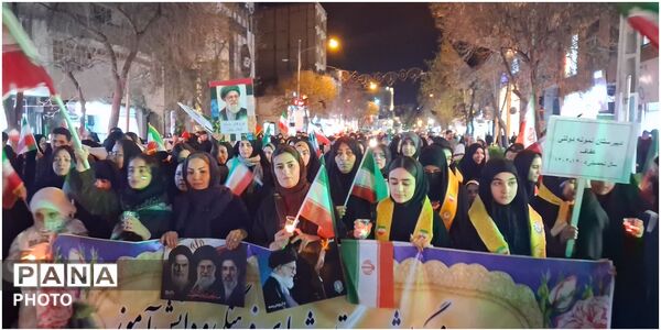 حضور پرشور دانش‌آموزان، نوجوانان وکودکان اردبیلی در تجمع حمایتی از جبهه مقاومت ورزمندگان پرتوان اسلام