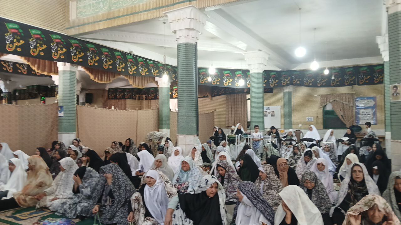 مصلی باخرز میزبان نمازگزاران 