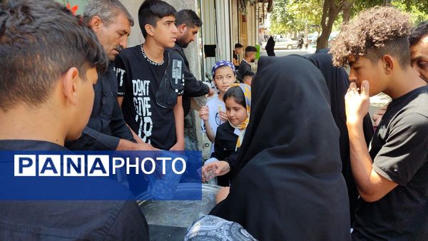  برپایی موکب‌های خدمات‌رسانی در مشهد مقدس برای جاماندگان اربعین حسینی 