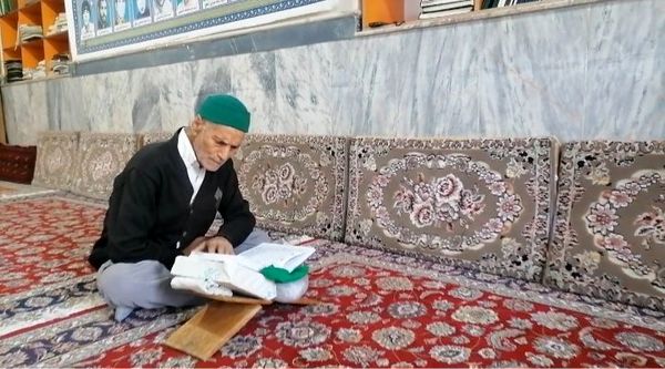 اعتکاف غوطه ور شدن در دریای روشن امید