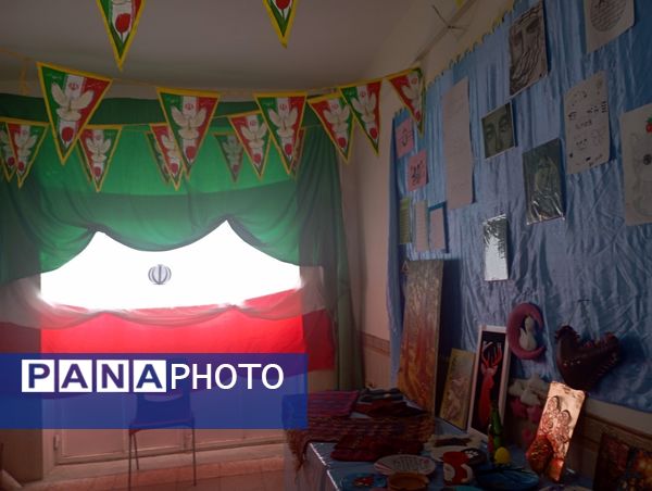 نمایشگاه هفته ماها در مدرسه فضیلت فاروج