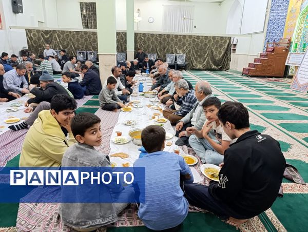 برپایی سفره افطار و برگزاری جلسه قرآن در شب ولادت امام حسن مجتبی (ع)