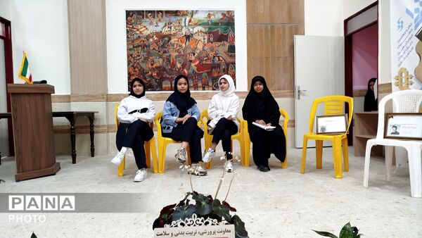 مسابقات فرهنگی و هنری در دبیرستان شاهد بنت الهدی تویسرکان