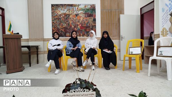مسابقات فرهنگی و هنری در دبیرستان شاهد بنت الهدی تویسرکان