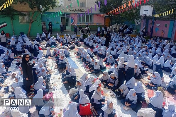 استقبال دانش آموزان دبستان شهید مجید مجیدی از طرح «صبحانه سلامت»