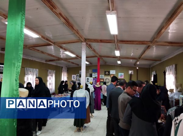 بازارچه هنرهای دستی هنرستان آفرینش منطقه رضویه