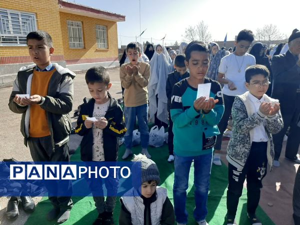 حضور با شکوه مردم شهر نسر و رباطسنگ در نماز عید سعید فطر 