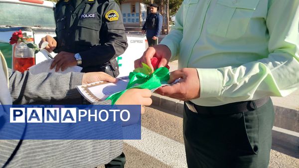 گرامیداشت هفته نیرو انتظامی در دبیرستان گوهرشاد