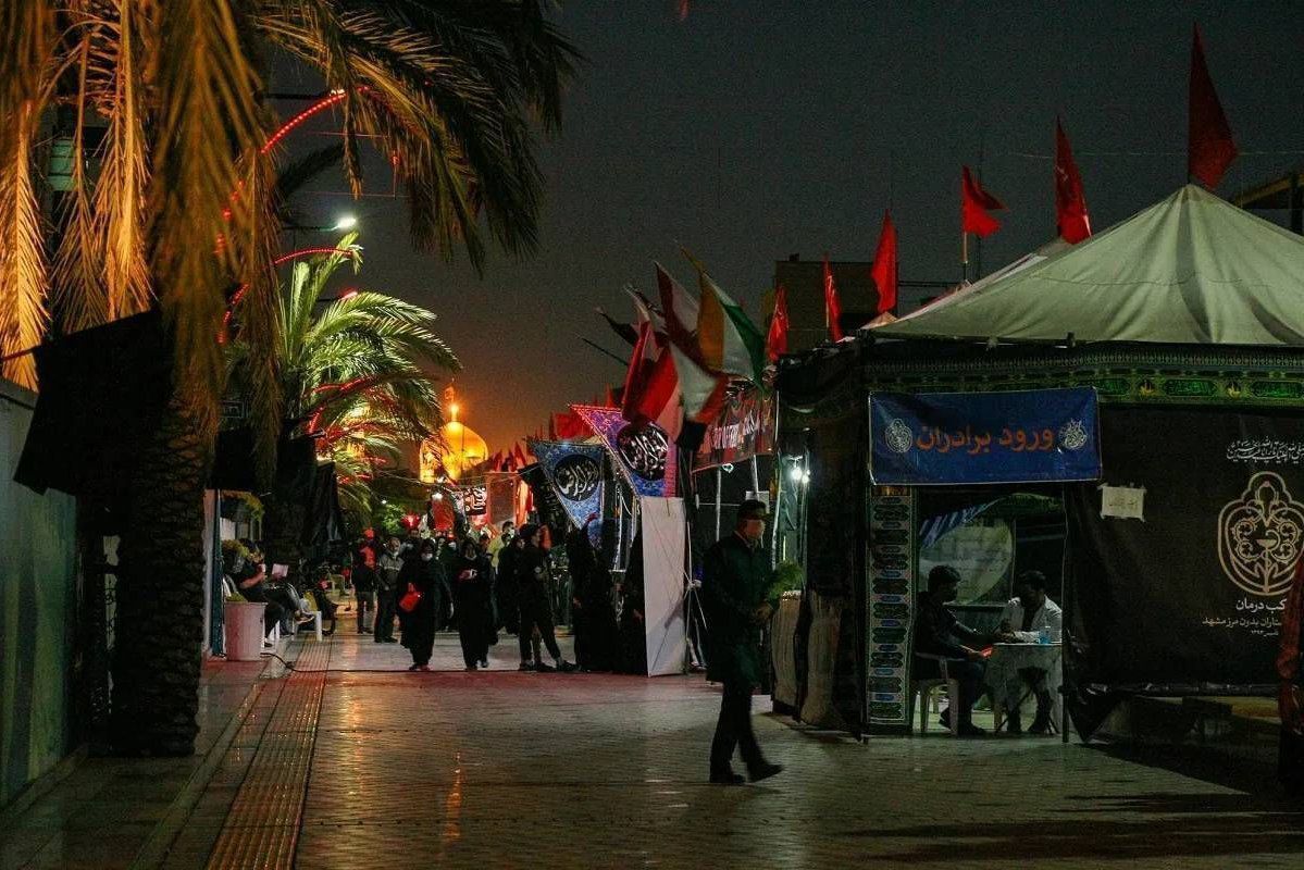 ۱۲ موکب خدمت رسان در حریم حرم مطهر رضوی همزمان با دهه اول محرم مستقر شد