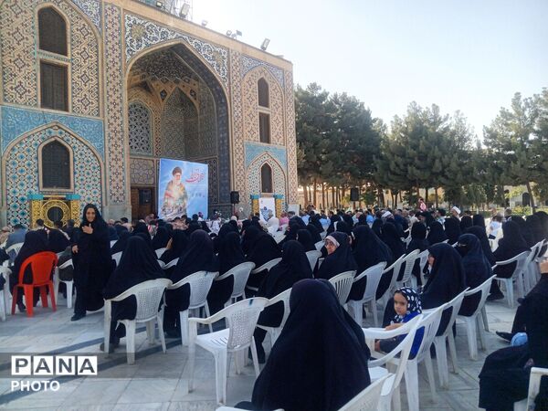 مراسم ملی «میهمان لاله‌ها» در گلزار شهدای خواجه‌ربیع