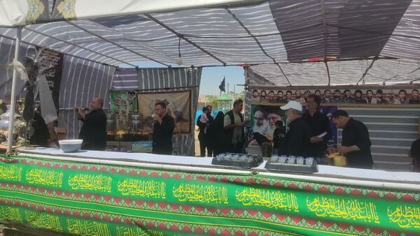 پیاده‌روی زائران در دهه پایانی ماه سفر جاده قدیم نیشابور به سمت مشهد
