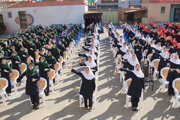 جشن حضور تا ظهور در هنرستان فرزانگان بهارستان ۲