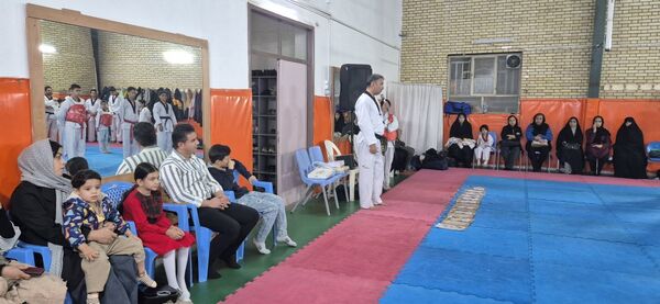 مراسم تجلیل قهرمانان تکواندوی استان خراسان رضوی از باشگاه دلاوران در کاشمر