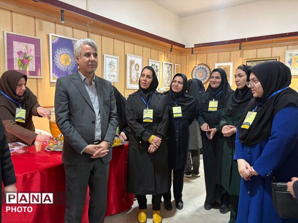 افتتاح «نگارستان فردا» ؛نمایشگاه دست سازه های دانش آموزان دختر شهرستان کاشمر