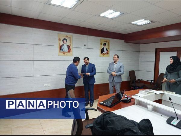  مراسم تقدیر از ناظران و عوامل اجرایی دهمین دوره جشنواره نوجوان خوارزمی شهرستان ملارد 