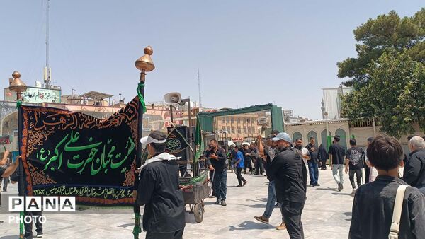 عزاداری زائران حرم حضرت معصومه(س) در روز اربعین