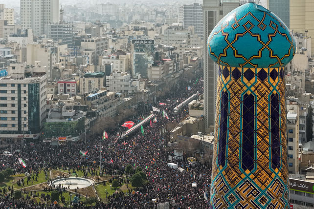 شکوه 22 بهمن مشهد مقدس از نمای هوایی