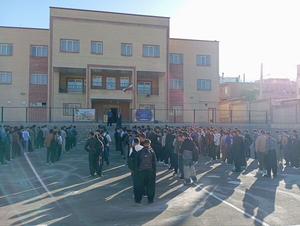 جشن پرشور آغاز سال تحصیلی در مدرسه نمونه دولتی زانست بانه