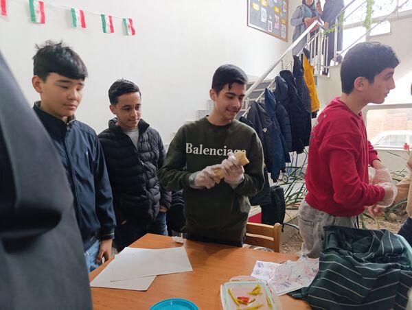 برپایی بازارچه کار و فناوری دبیرستان غیر دولتی شایستگان آشخانه 