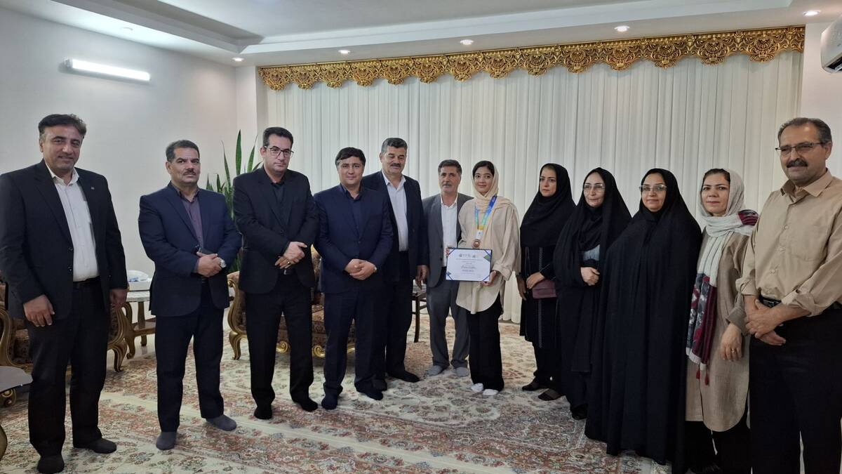 تقدیر مدیرکل آموزش و پرورش خراسان شمالی از دانش‌آموز شیروانی دارنده مدال برنز المپیاد جهانی علوم زمین