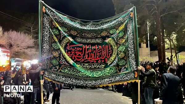 حضور حماسی مردم ابرکوه در بیعت با رهبر معظم انقلاب