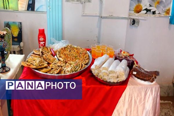 بازارچه کسب و کار دانش‌آموزی در مدرسه فدک