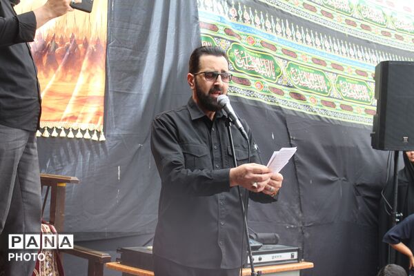 پرچم عشق حسینی بر دستان مادران و شیرخوارگان