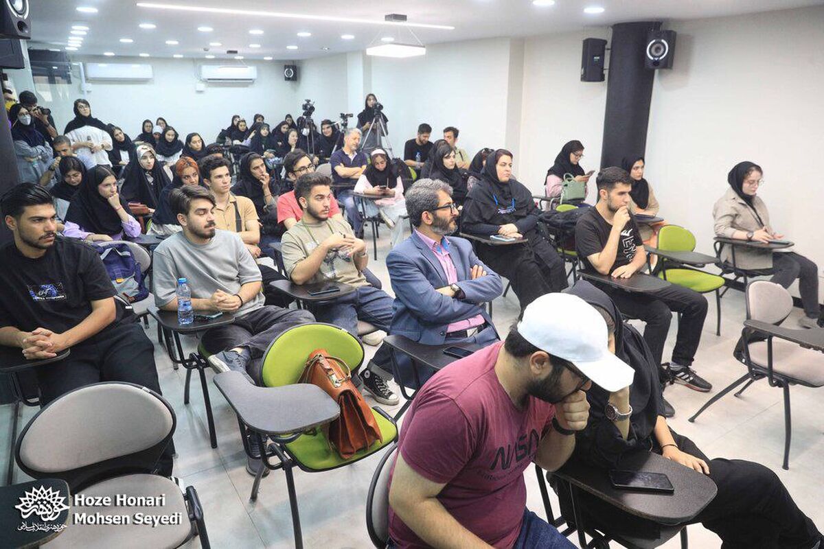 دانشجویان از گنجینه و باغ‌مجسمه حوزه هنری بازدید کردند