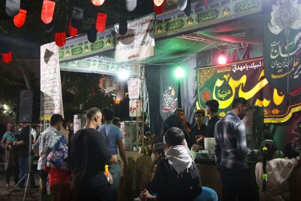 عزاداری و پذیرایی از عزاداران امام رضا (ع) در موکب الرقیه (س)
