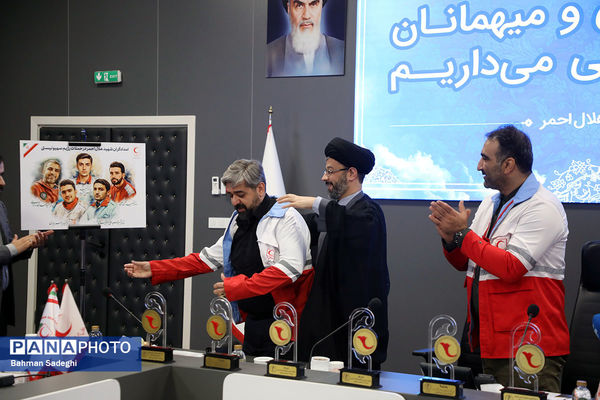 آیین تجلیل از از خبرنگاران هلالیتا