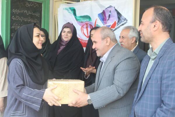 بانگ سپاس معلم در مدارس گلوگاه 