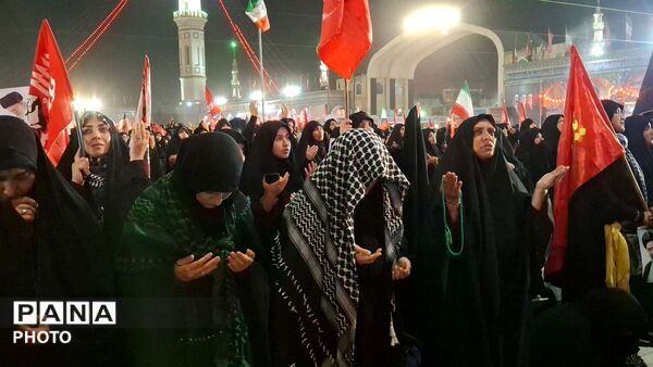 بیعت مردم با آقای شهید ایران 