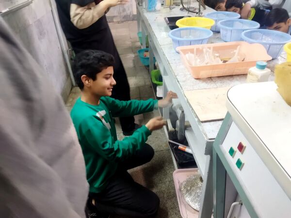 بازدید دانش‌آموزان دبیرستان نمونه دانش از پژوهشسرای رازی