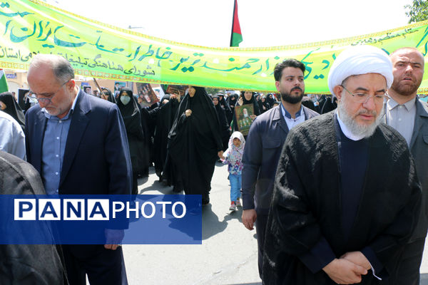 راهپیمایی یوم الله 15 خرداد از بیت امام راحل تا حرم حضرت معصومه(س)