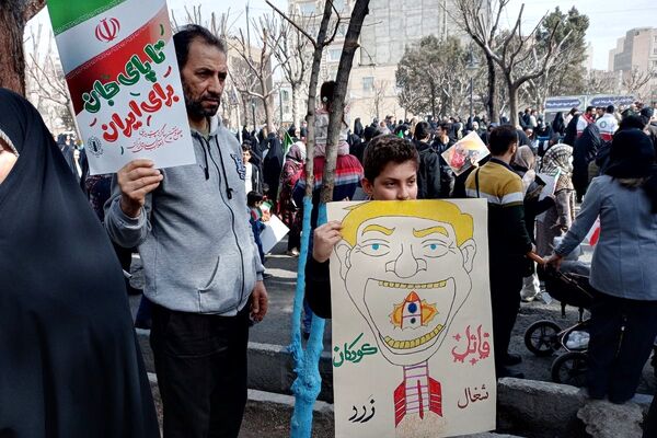 خروش مردمی در خیابان‌های رباط‌کریم در 22بهمن