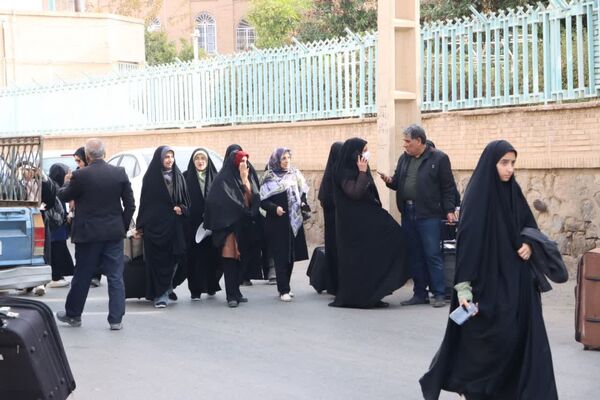 اعزام دانش‌آموزان دختر یزدی به سفر معنوی حج عمره