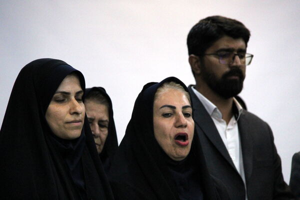 مراسم حافظ خوانی در کانون ام ابیها یزد