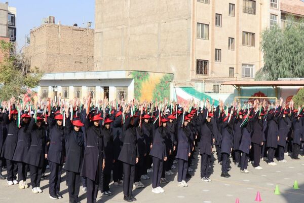 هفته تربیت‌بدنی با شور و انرژی در دبیرستان شاهد مرضیه 