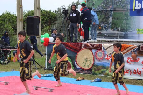 همایش پیاده‌روی خانوادگی در گلوگاه 